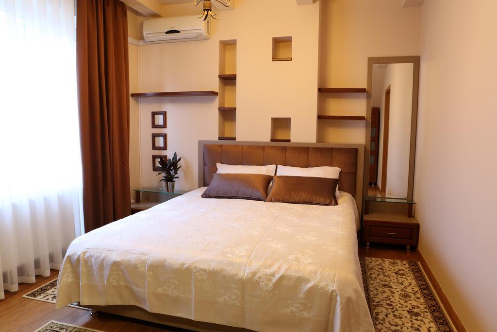 Hotel Bachus Kişinev Oda fotoğraf