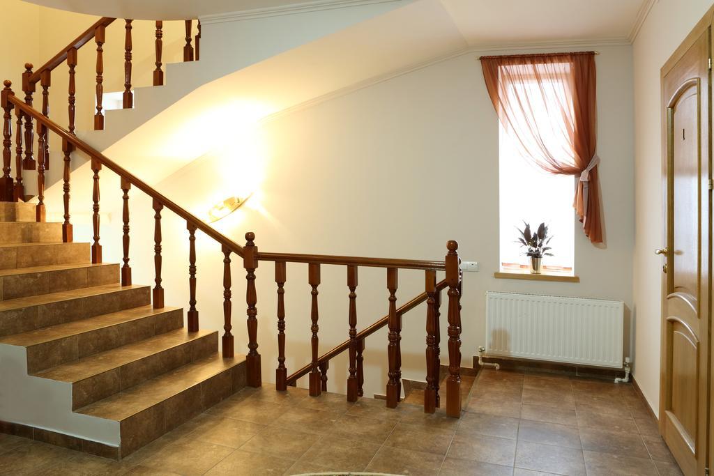 Hotel Bachus Kişinev Oda fotoğraf