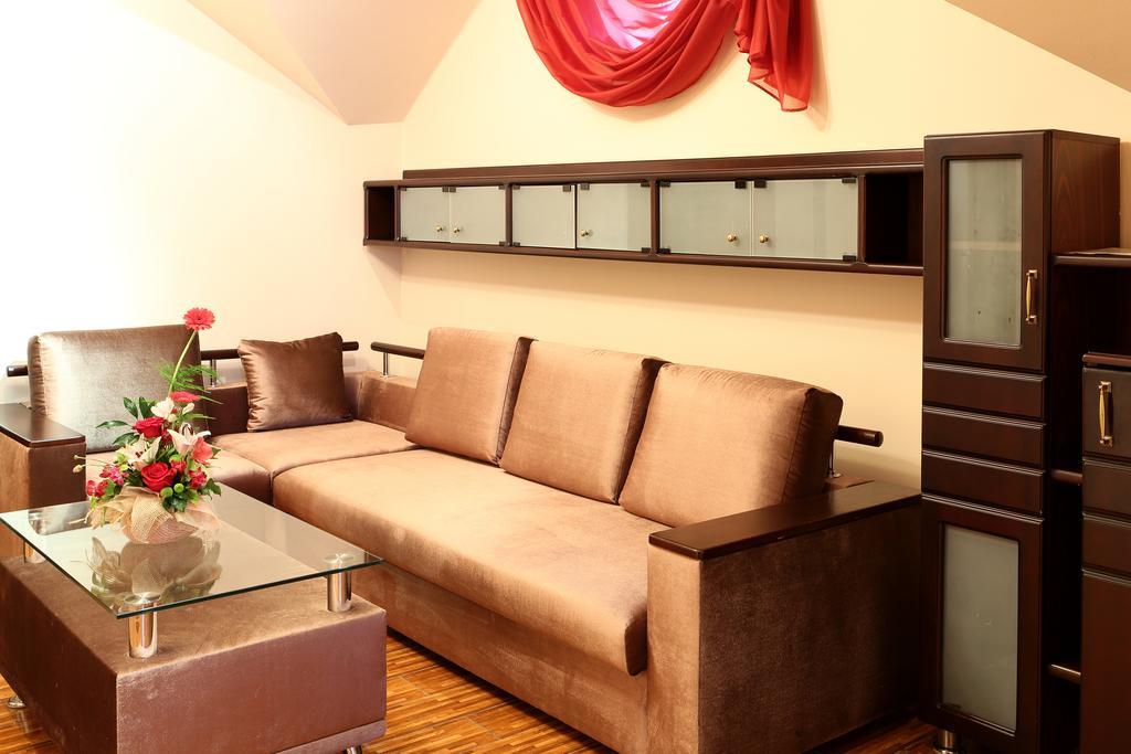 Hotel Bachus Kişinev Oda fotoğraf