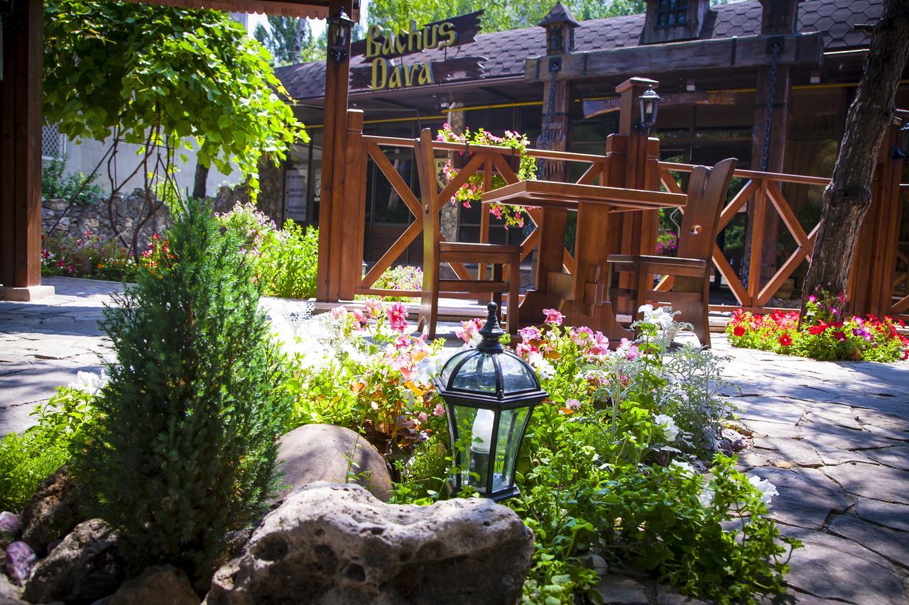 Hotel Bachus Kişinev Dış mekan fotoğraf