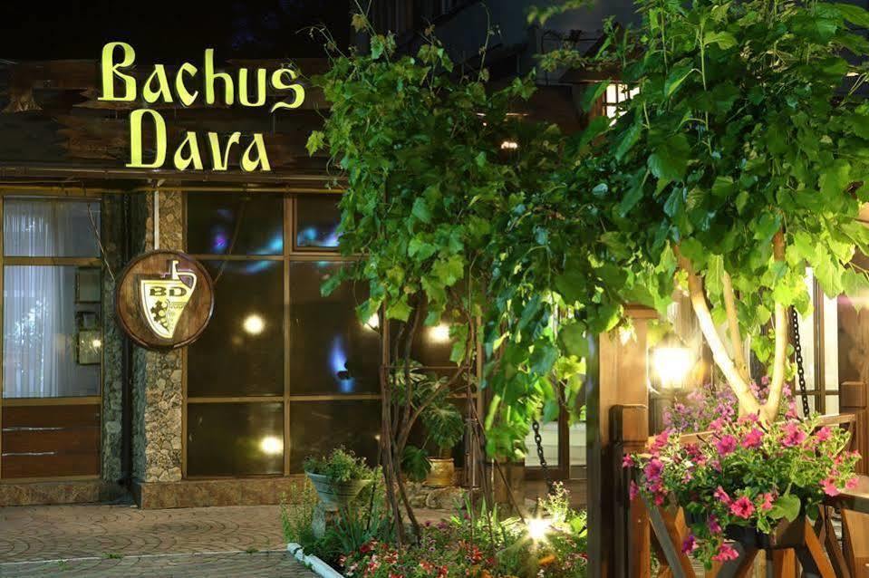 Hotel Bachus Kişinev Dış mekan fotoğraf